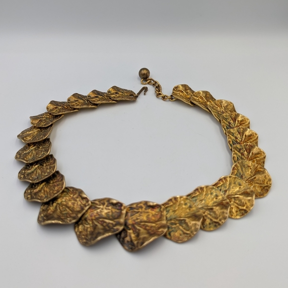 KENNETH JAY LANE (Signed) Matte Gold Gingko Leaf Choker Necklace, 18 inches - Picture 7 of 11